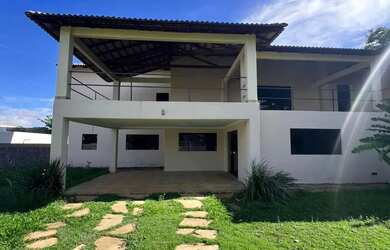 Imagem: A casa em condomínio possui 5 Dormitórios, 5 Banheiros, 2