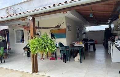 Imagem: A casa em condomínio possui 3 Dormitórios, 2 Banheiros, 2