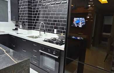 Imagem: O apartamento possui 2 Dormitórios, 1 Banheiro, 1 Vaga na garagem