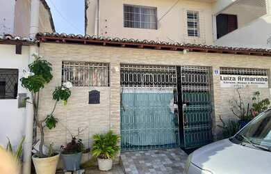 Imagem: A casa possui 2 Dormitórios, 1 Banheiro, 1 Vaga na garagem