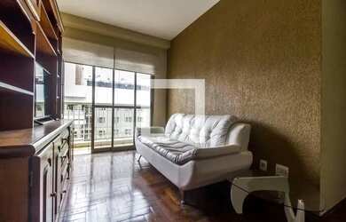 Imagem: O apartamento possui 1 Dormitório, 1 Banheiro, 1 Vaga na garagem