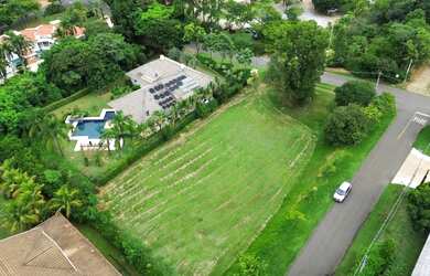 Imagem: O terreno à venda possui 2052m² de Área e está localizado