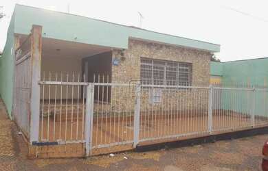 Imagem: A casa para alugar possui 3 Dormitórios, 3 Banheiros, 4 Vagas