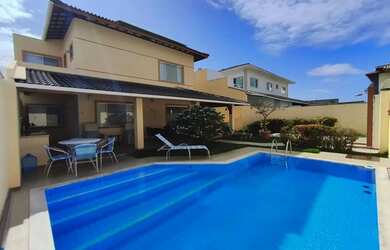 Imagem: A casa em condomínio possui 4 Dormitórios, 5 Banheiros, 3