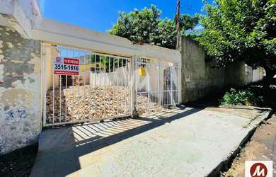 Imagem: O depósito possui 5 Vagas na garagem e 30m² de Área e está