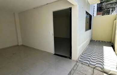 Imagem: A casa possui 3 Dormitórios, 3 Banheiros, 1 Vaga na garagem