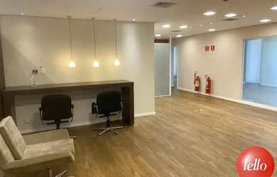 Imagem: O depósito possui 5 Vagas na garagem, 510m² de Área e está