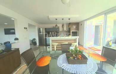 Imagem: A casa possui 3 Dormitórios, 4 Banheiros, 3 Vagas na garagem