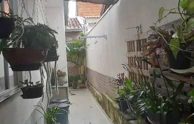 Imagem 4: Vendo casa,rua publica,no jardim Silvestre,parte alta,com vista livre