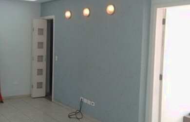 Imagem: A casa possui 3 Dormitórios, 2 Banheiros, 3 Vagas na garagem