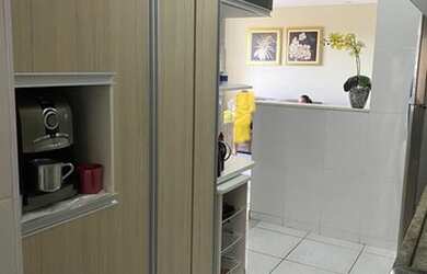 Imagem: O apartamento possui 2 Dormitórios, 1 Banheiro, 1 Vaga na garagem