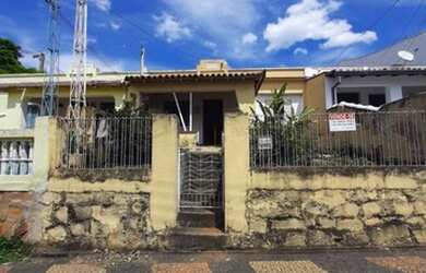 Imagem: A casa possui 3 Dormitórios, 1 Banheiro, 90m² de Área e