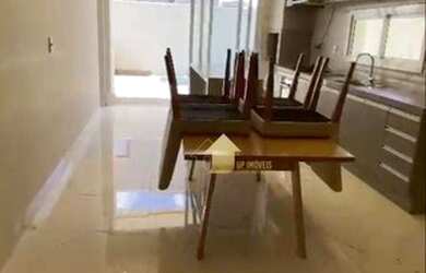 Imagem: A casa em condomínio possui 3 Dormitórios, 4 Banheiros, 4