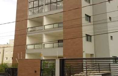 Imagem: O apartamento possui 3 Dormitórios, 1 Banheiro, 2 Vagas na