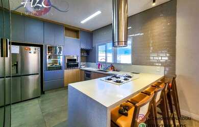 Imagem: A casa em condomínio possui 3 Dormitórios, 4 Banheiros, 4