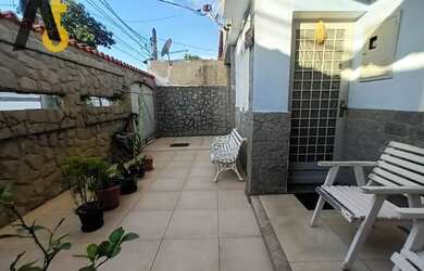 Imagem: A casa em condomínio possui 4 Dormitórios, 3 Banheiros, 2