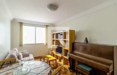 Imagem: O apartamento possui 2 Dormitórios, 1 Banheiro, 1 Vaga na garagem