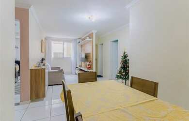 Imagem: O apartamento possui 3 Dormitórios, 1 Banheiro, 1 Vaga na garagem