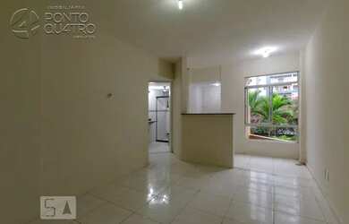 Imagem: O apartamento possui 1 Dormitório, 1 Banheiro, 1 Vaga na garagem