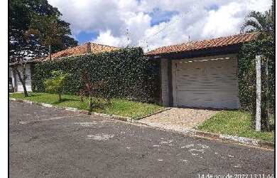 Imagem: A casa possui 2 Dormitórios, 1 Banheiro, 5 Vagas na garagem