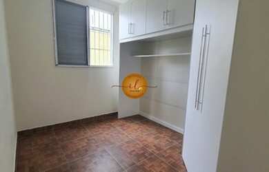 Imagem: O apartamento possui 2 Dormitórios, 1 Banheiro, 1 Vaga na garagem