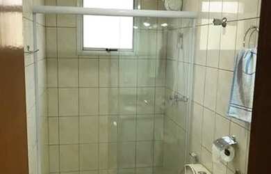 Imagem: O apartamento possui 1 Dormitório, 1 Banheiro, 1 Vaga na garagem