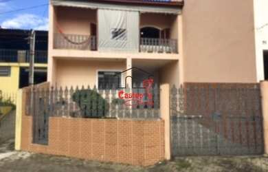 Imagem: A casa possui 4 Dormitórios, 3 Banheiros, 5 Vagas na garagem