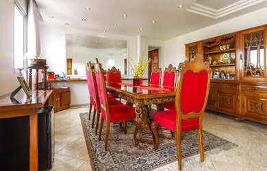 Imagem: O apartamento possui 4 Dormitórios, 4 Banheiros, 3 Vagas na