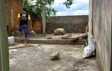 Imagem: A casa possui 3 Dormitórios, 1 Banheiro, 1 Vaga na garagem