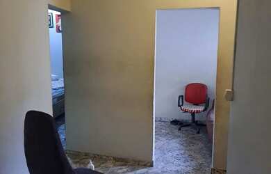 Imagem: A casa possui 2 Dormitórios, 1 Banheiro e 80m² de Área e