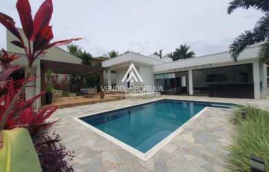 Imagem: A casa em condomínio possui 3 Dormitórios, 3 Banheiros, 4