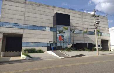 Imagem: O depósito possui 4 Vagas na garagem, 2.300m² de Área e