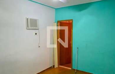 Imagem: A casa em condomínio possui 2 Dormitórios, 1 Banheiro e 70m²