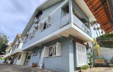 Imagem: A casa em condomínio possui 3 Dormitórios, 4 Banheiros, 2