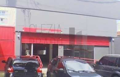 Imagem: O depósito possui 4 Vagas na garagem, 324m² de Área e está