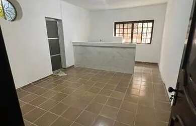 Imagem: A casa possui 1 Dormitório, 1 Banheiro e está localizado