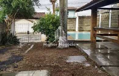 Imagem: A casa possui 1 Dormitório, 1 Banheiro, 4 Vagas na garagem