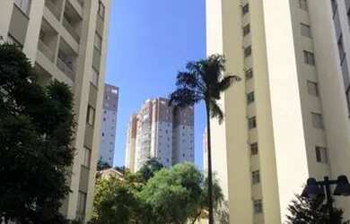 Imagem: O apartamento possui 3 Dormitórios, 1 Banheiro, 1 Vaga na garagem