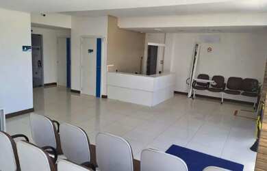 Imagem: O depósito possui 5 Vagas na garagem, 190m² de Área e está