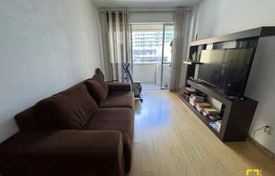 Imagem: O apartamento possui 1 Dormitório, 1 Banheiro, 1 Vaga na garagem