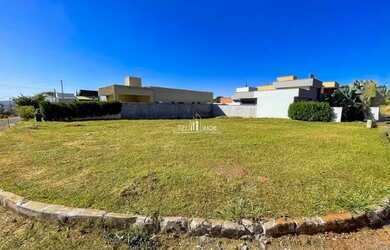 Imagem: O terreno possui 437m² de Área, Imóvel novo e está localizado