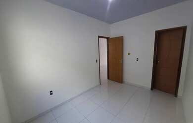 Imagem 2: VENDO LINDA CASA NO FLORES. E. CONDOMÍNIO FECHADO..