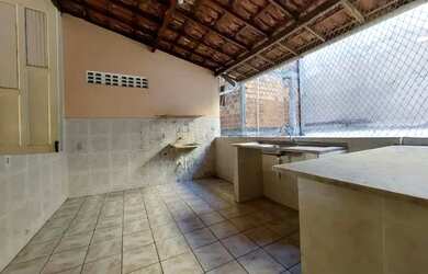 Imagem 16: 3/4 , 2 suites 1 andar em rua Publica