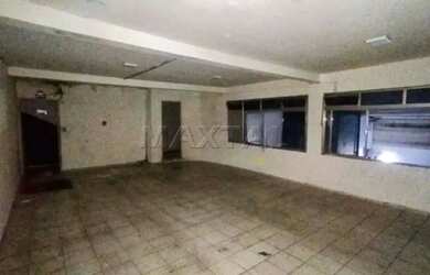 Imagem 13: Amplo Ponto Comercial para Locação 497m², 3 Salas e 6 Vagas na Água...