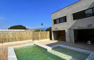 Imagem: A casa em condomínio possui 3 Dormitórios, 2 Banheiros, 1