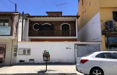 Imagem: A casa possui 5 Dormitórios, 3 Banheiros, 69m² de Área e