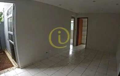 Imagem: O apartamento possui 3 Dormitórios, 1 Banheiro, 1 Vaga na garagem