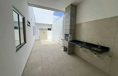 Imagem: A casa em condomínio possui 3 Dormitórios, 2 Banheiros, 1