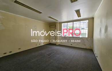 Imagem: O depósito possui 1 Vaga na garagem e 140m² de Área e está