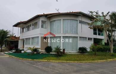 Imagem: A casa possui 3 Dormitórios, 2 Banheiros, 4 Vagas na garagem